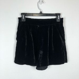 Aritzia Babaton Black Velvet Shorts High Rise 00